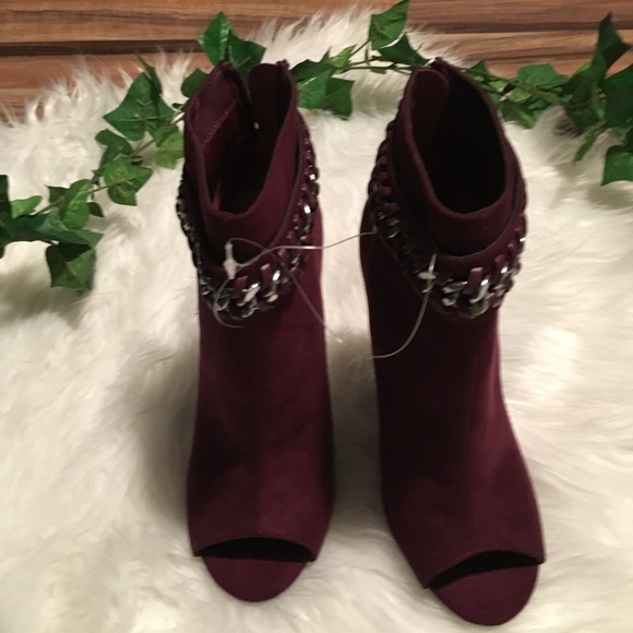 Wine Suede Open Toe Booties With Chain Detail NWT - Picture 3 of 6